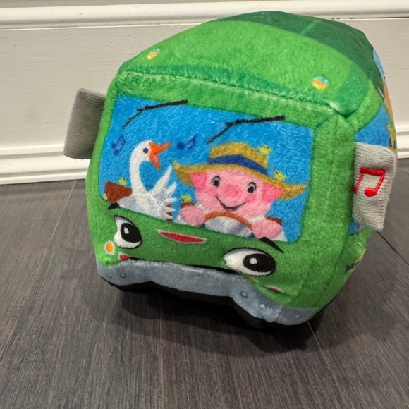 NWOT Cuddle Barn Old MacDonald Farm Green Gray Plush Cartoon Sing Along Bus Toy - Picture 2 of 8